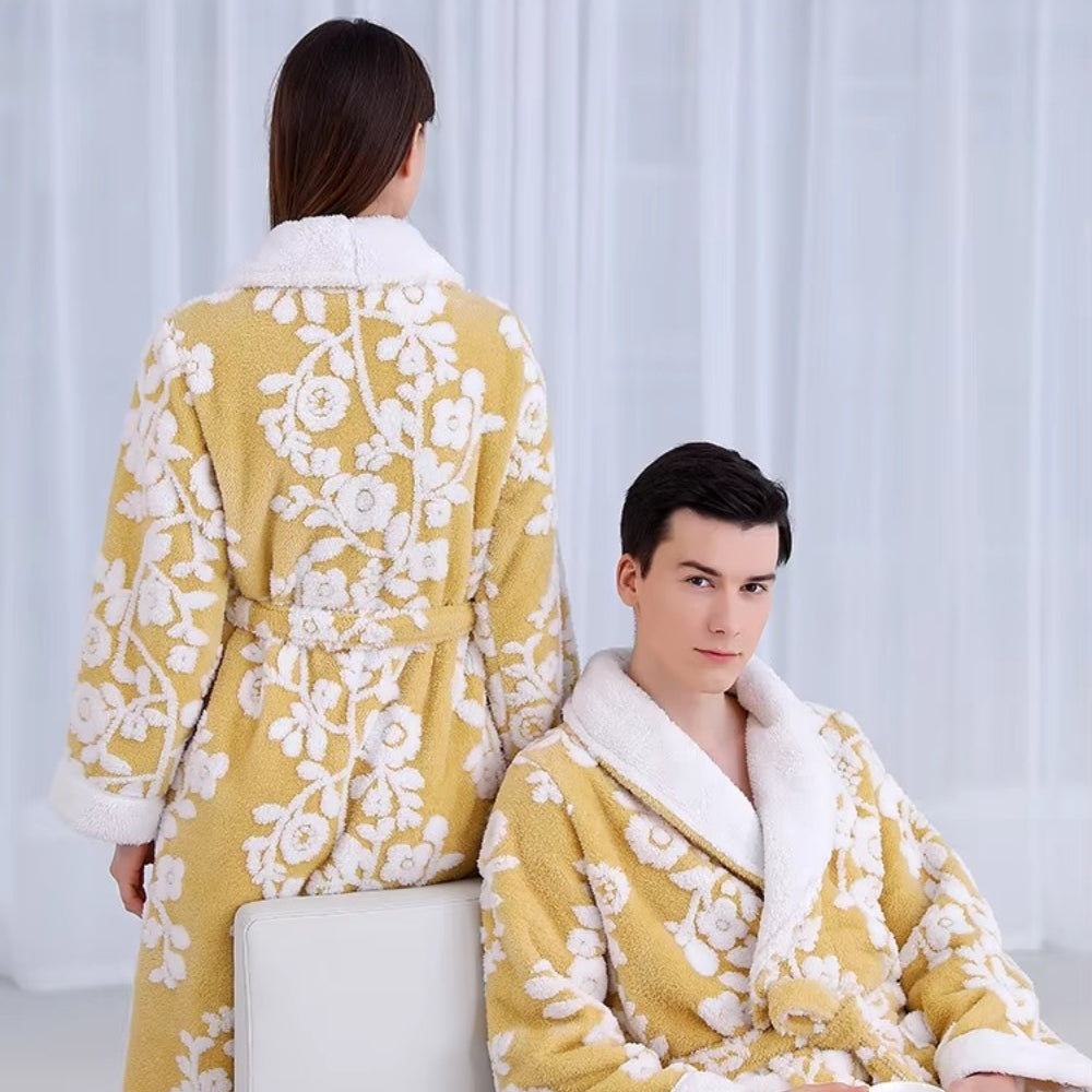 Double-Layered Jacquard Bathrobe for Couples' Relaxation and Comfort