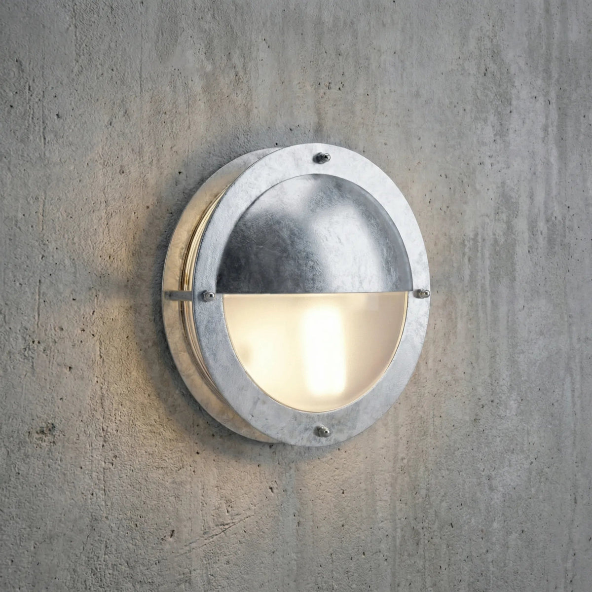 Weatherproof Round Outdoor Wall Light - Durable Illumination for Gates and Porches