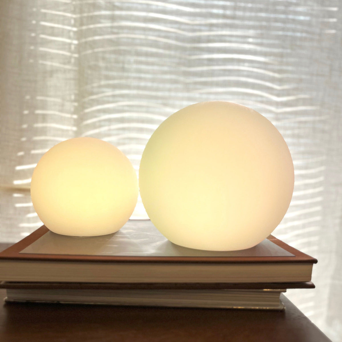 Versatile Color-Adjustable Orb Lamp with Remote Control