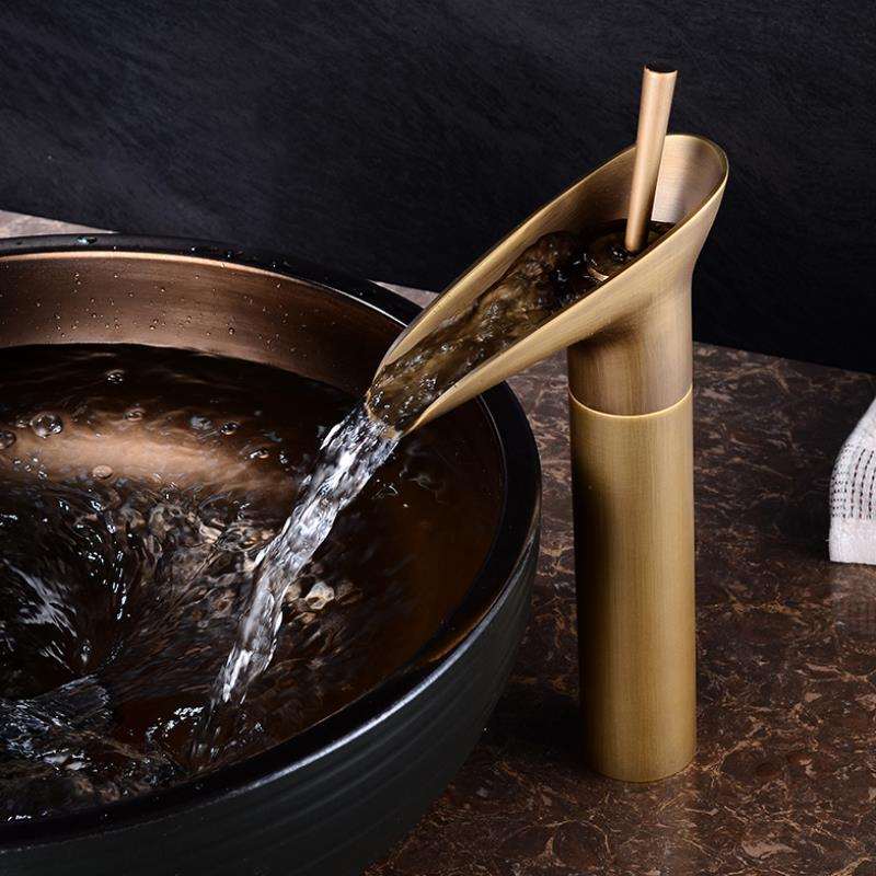 Antique Brass Bathroom Faucet – Single Handle Basin Mixer Tap in Black or Gold