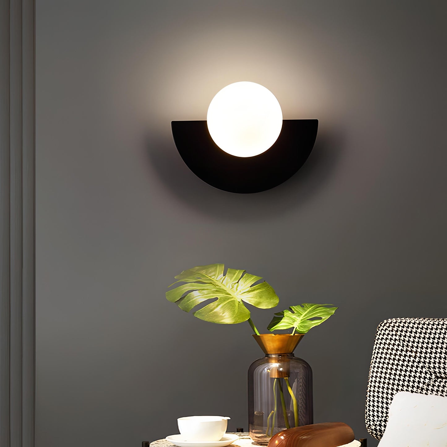 LED Wall Light in Half-Circle Design - Mid-Century Style
