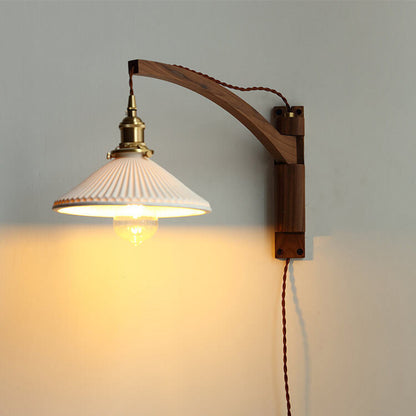 Modern Retractable Wall Sconce Lamp in Elegant Design
