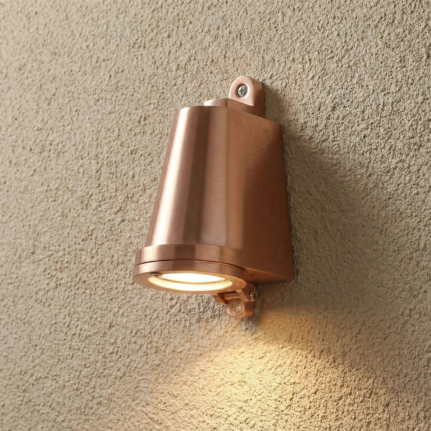Contemporary Outdoor Wall Light with Warm Glow | Sturdy Metal Construction for Relaxing Nights