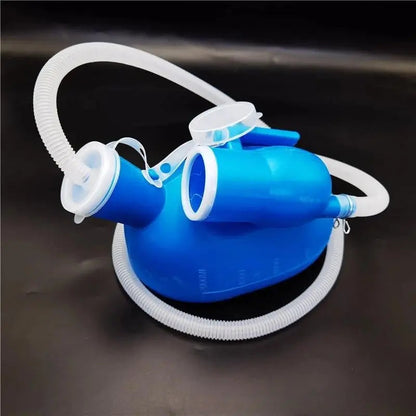Travel Urinal for Men – 2L Capacity with Removable Hose and Leak-Proof Lid