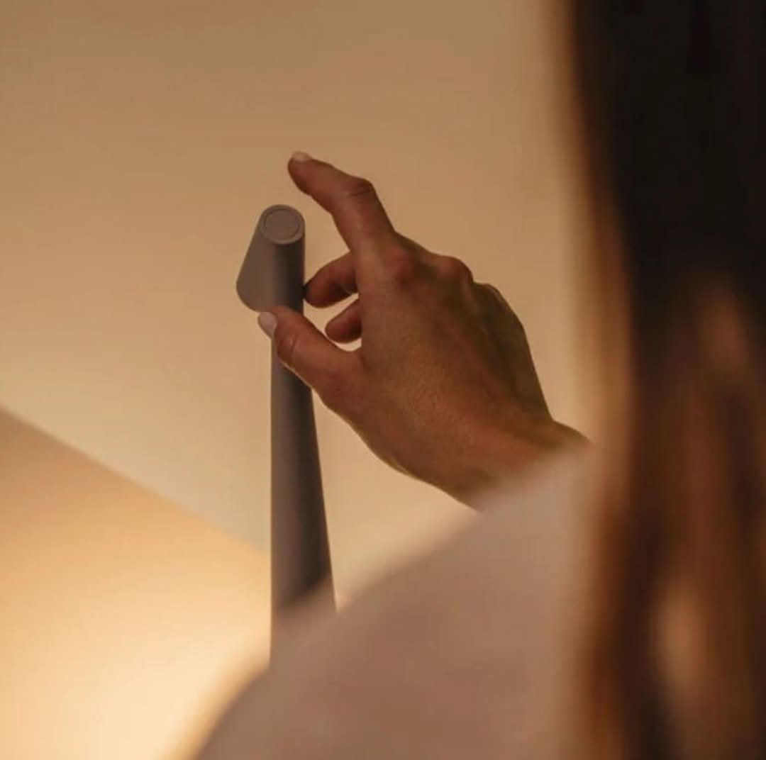 Modern Touch-Control Table Lamp with USB Charging - Drip-Free Scandinavian Style