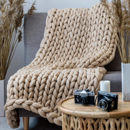 Comfort Weave Throw Blanket for Year-Round Warmth