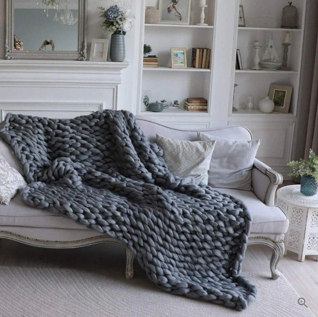 Comfort Weave Throw Blanket for Year-Round Warmth