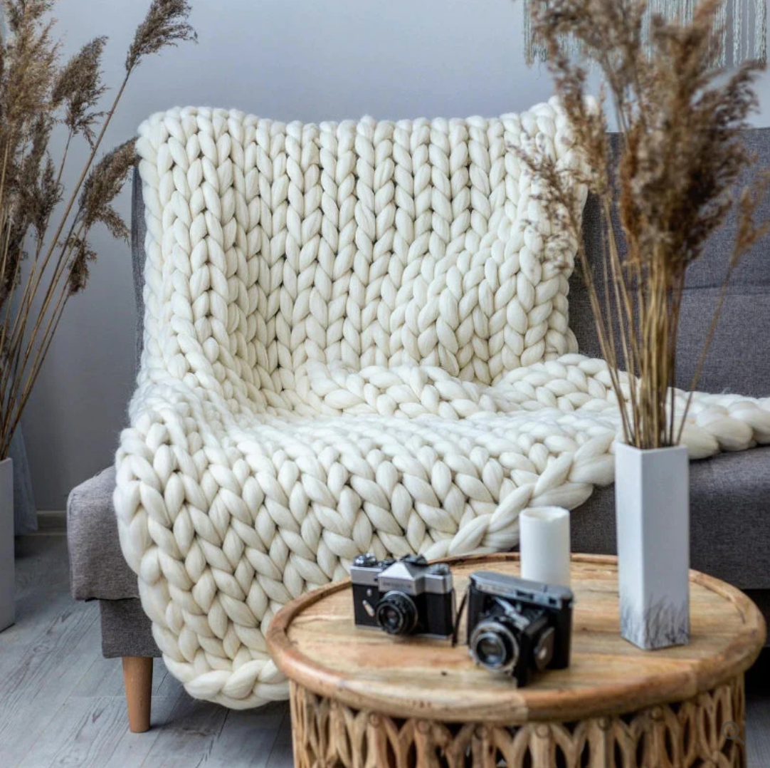 Comfort Weave Throw Blanket for Year-Round Warmth