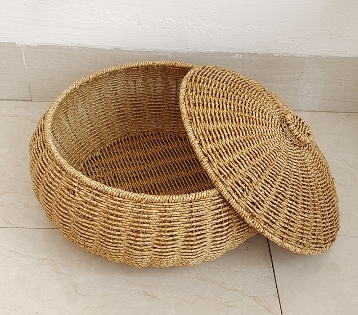 Handwoven Rattan Basket with Lid – Storage Solution for Home Items