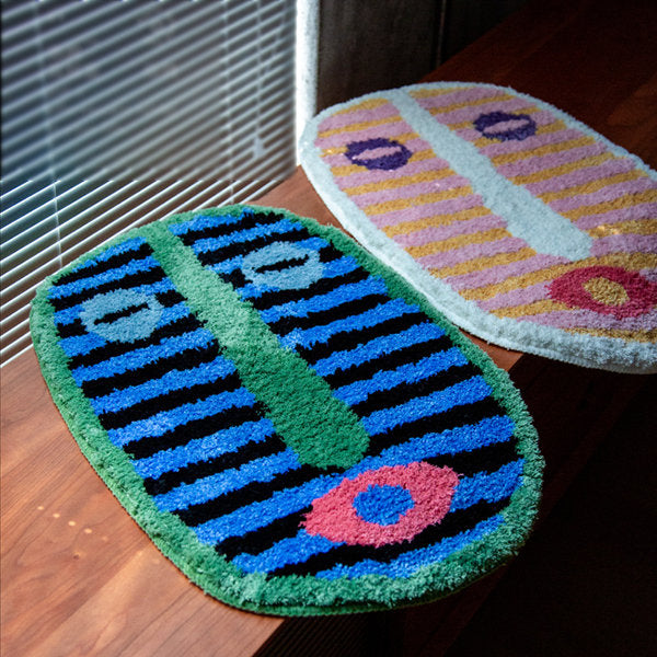 Contemporary Abstract Face Bath Mat for Ultimate Comfort