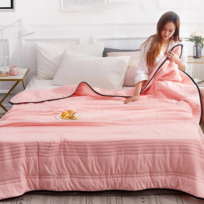 Lightweight Throw Blanket for Cooling Comfort