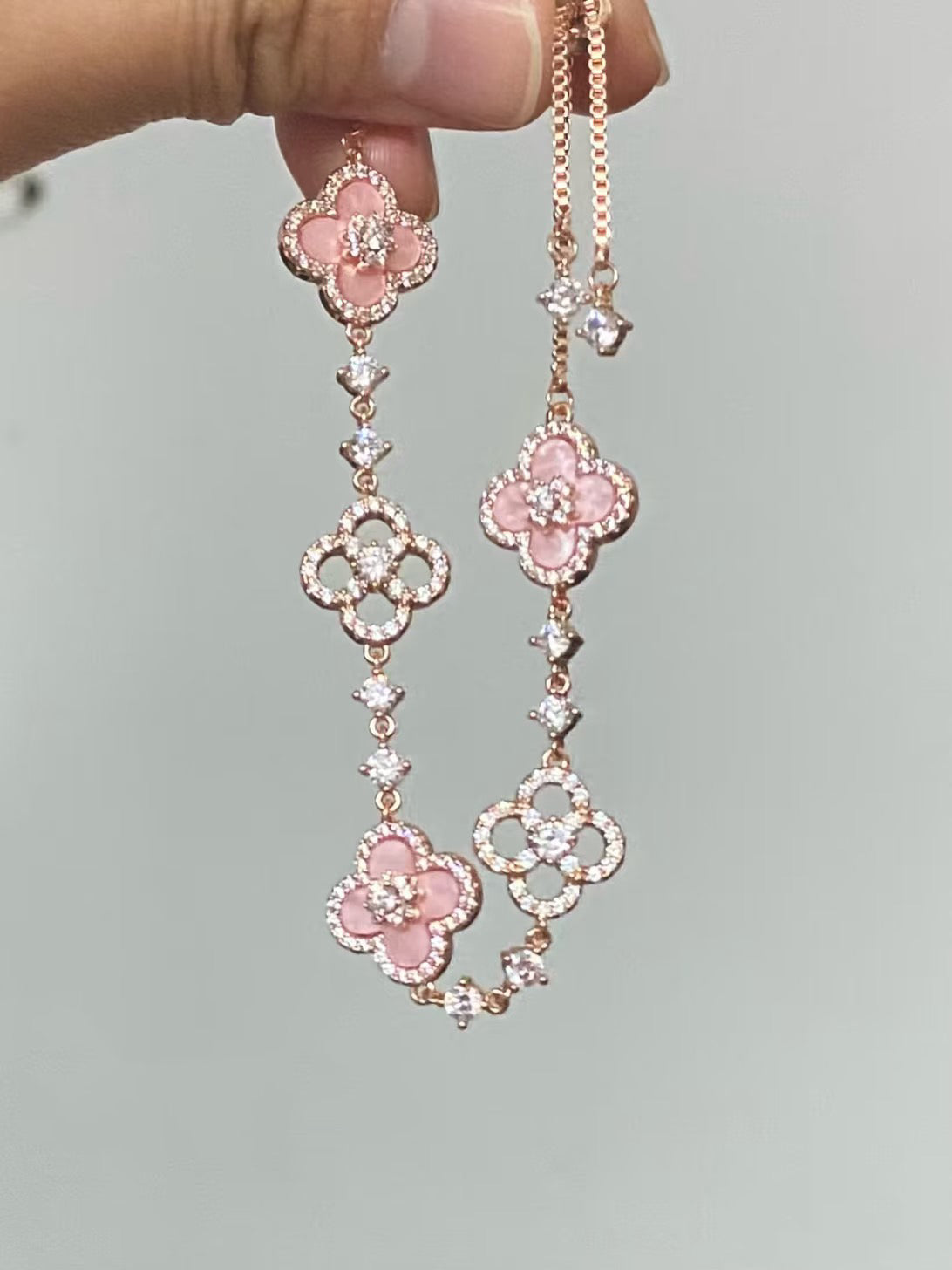 Chic Floral Wristpiece with Natural Shell and Crystal Highlights