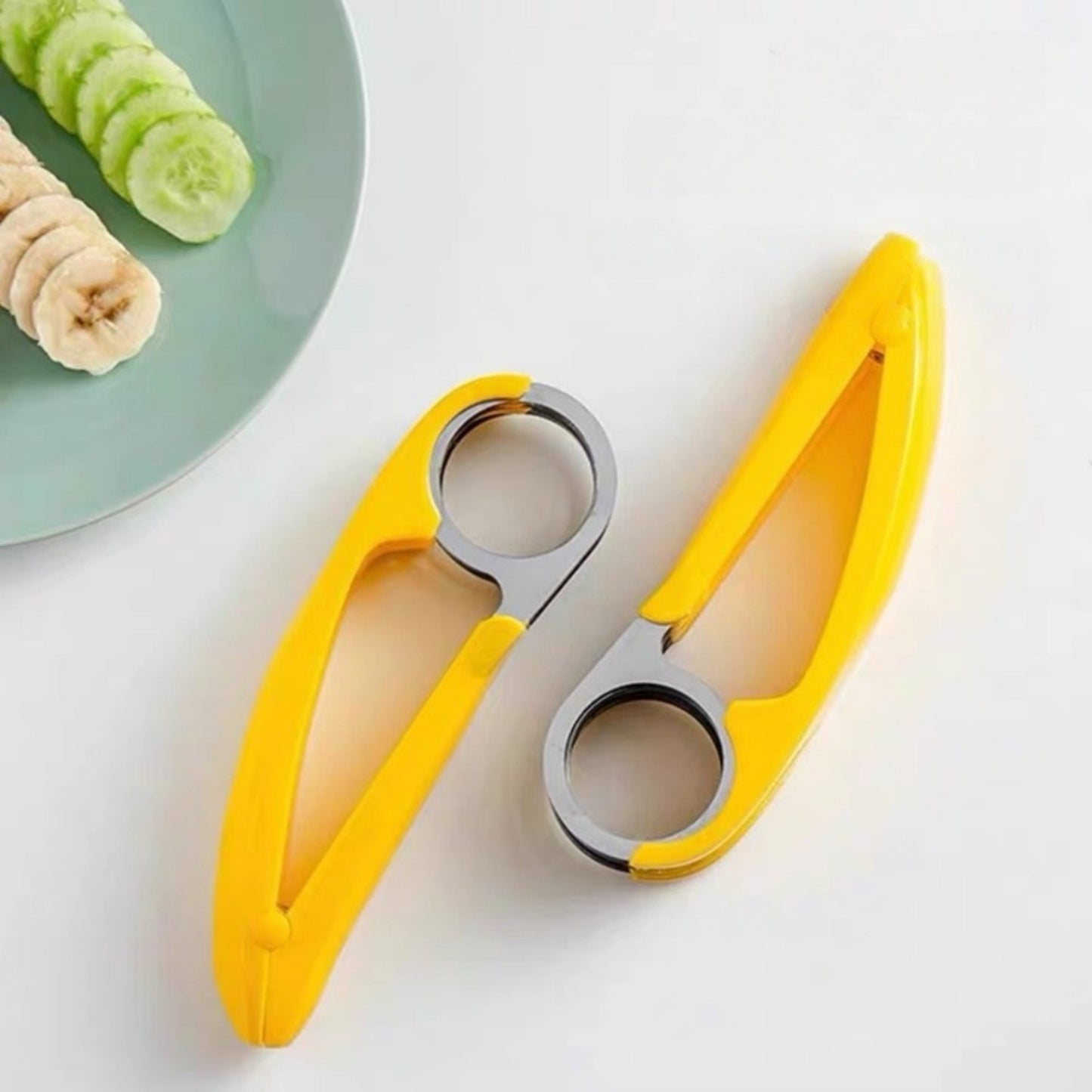 Effortless Fruit & Veggie Slicer with Innovative Handle Design
