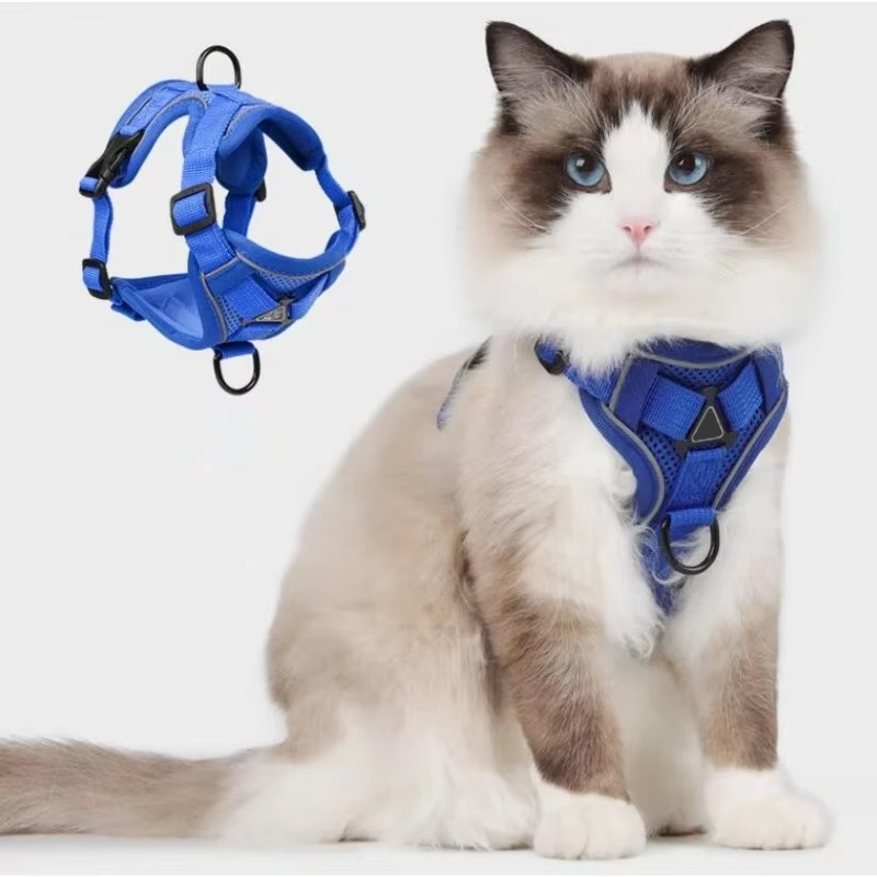 Adjustable Safety Harness and Leash for Cats with Reflective Safety Features