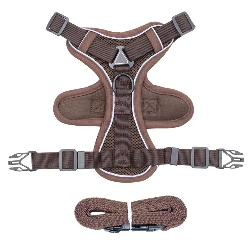 Adjustable Safety Harness and Leash for Cats with Reflective Safety Features