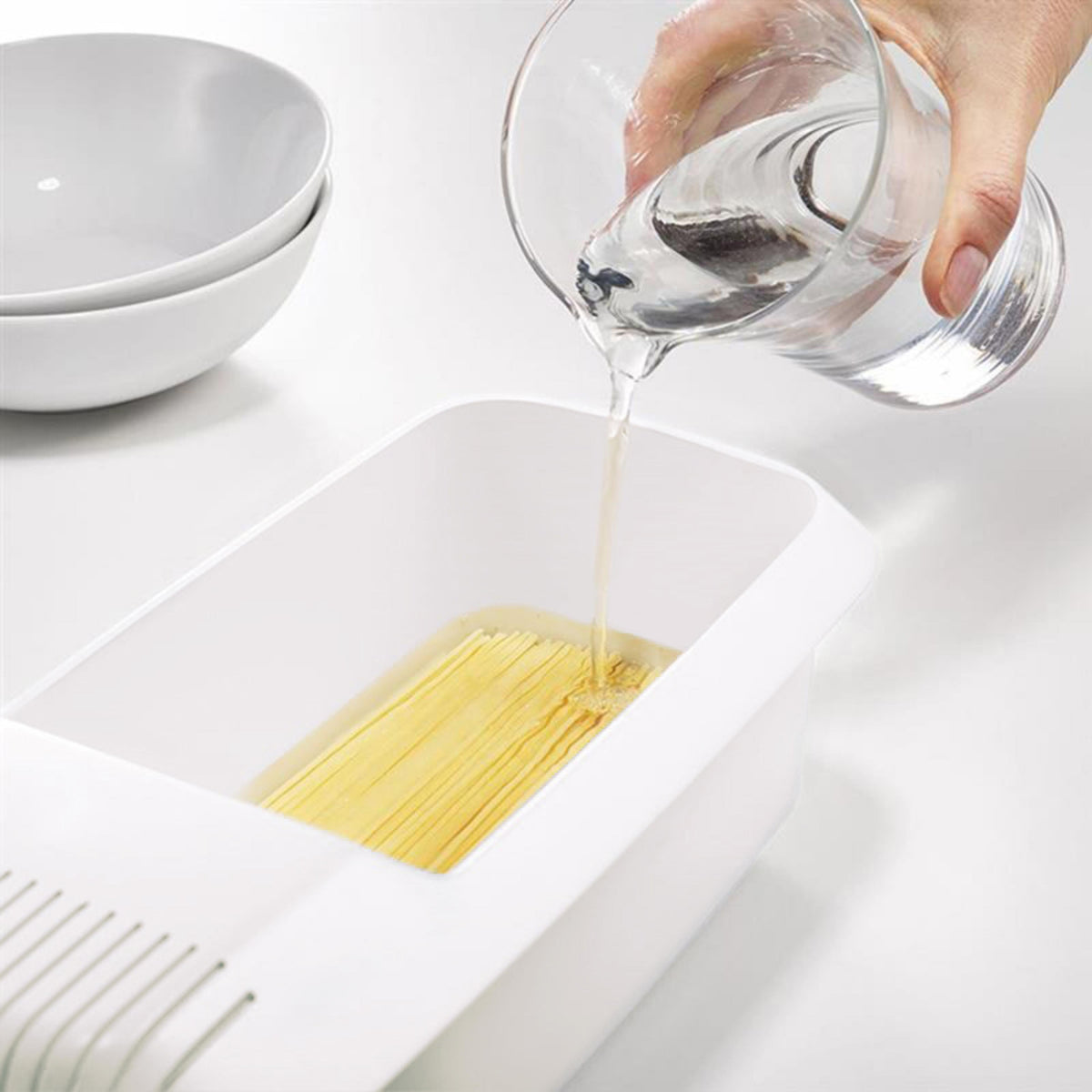 QuickCook Pasta Bowl with Strainer Lid & Heat-Resistant Handles