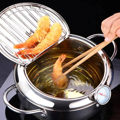 Versatile Deep Fryer with Protective Lid and Integrated Thermometer