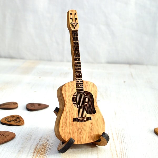 Custom Engraved Guitar Pick Holder with Display Stand & Picks