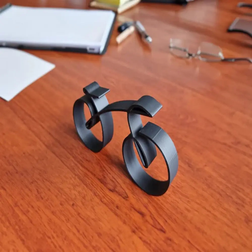 Sleek Bicycle Art Piece - Wire Frame in Elegant Black