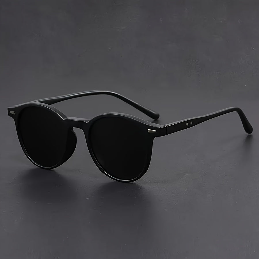 Vintage-Inspired Round Sunglasses with Stylish Tortoiseshell Design