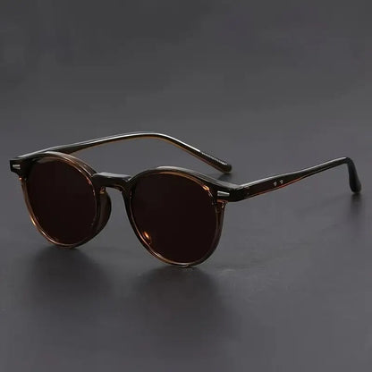 Vintage-Inspired Round Sunglasses with Stylish Tortoiseshell Design