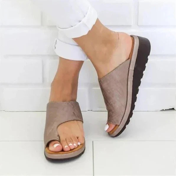 Ergonomic Sandals for Optimal Foot Alignment and Comfort