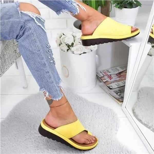Ergonomic Sandals for Optimal Foot Alignment and Comfort