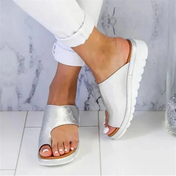 Ergonomic Sandals for Optimal Foot Alignment and Comfort
