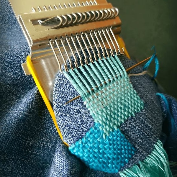Portable Darning Loom Kit with Weaving Tools for Patchwork and Mending