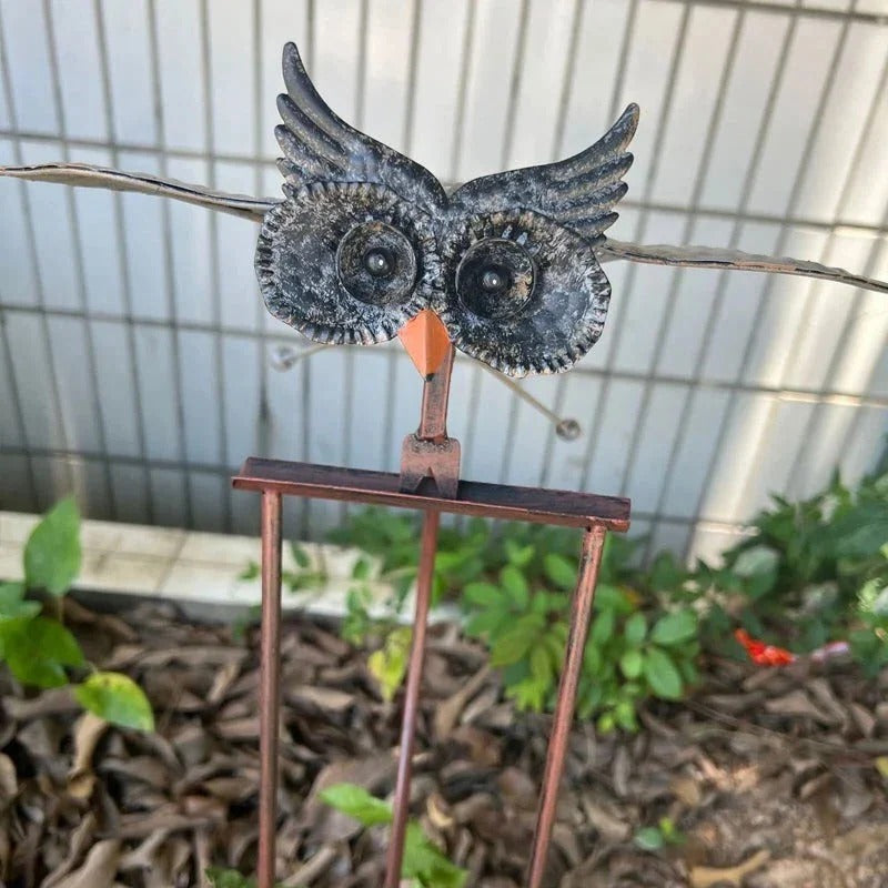 Elegant Garden Bird Ornament with Animated Wings and Stable Base