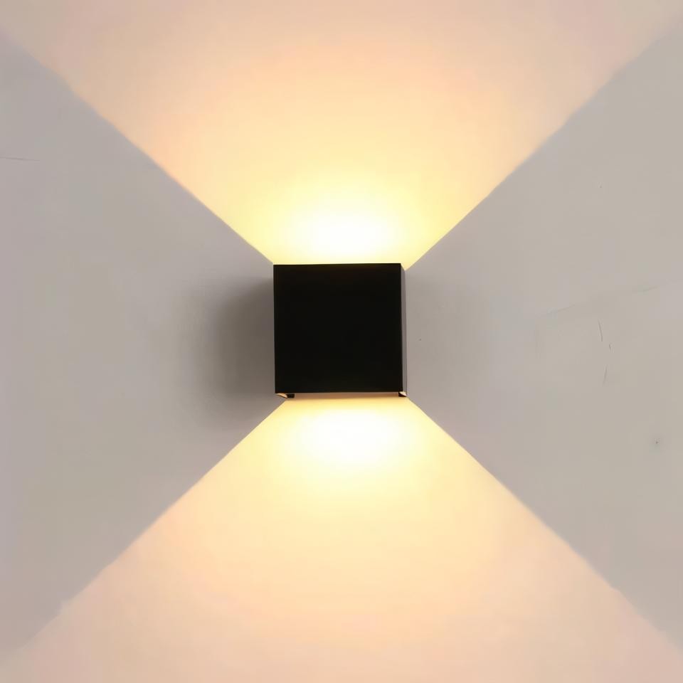 Versatile Magnetic Wall Lamp with Rechargeable Battery and Custom Brightness