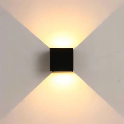 Versatile Magnetic Wall Lamp with Rechargeable Battery and Custom Brightness