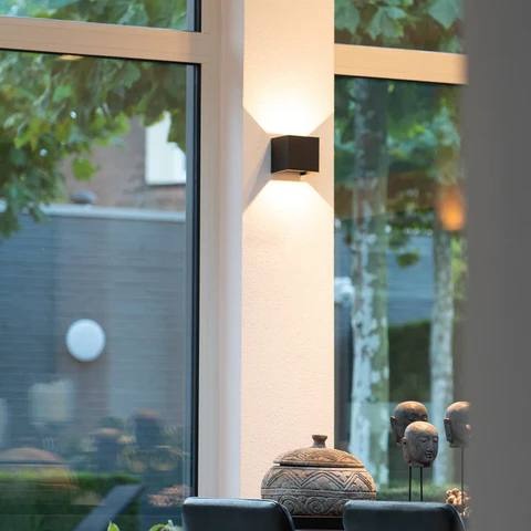 Versatile Magnetic Wall Lamp with Rechargeable Battery and Custom Brightness
