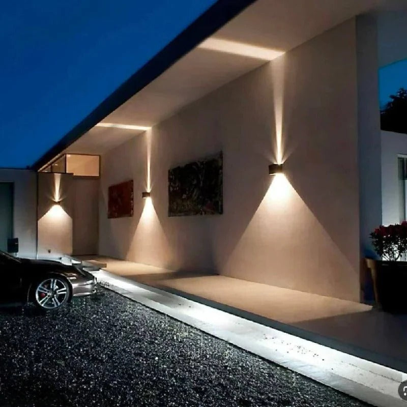 Versatile Magnetic Wall Lamp with Rechargeable Battery and Custom Brightness