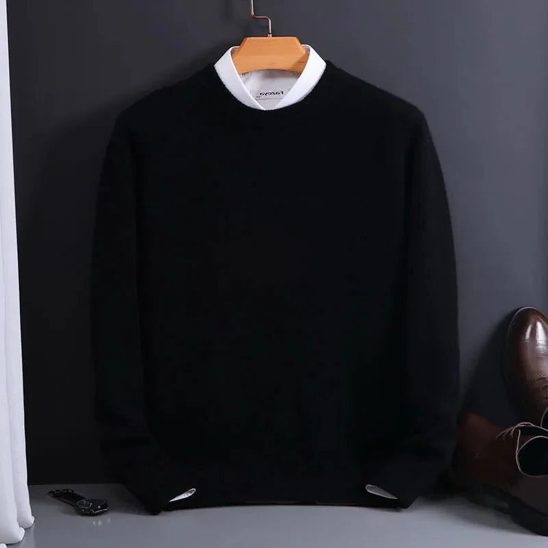 Luxurious Lightweight Sweater with Classic Crew Neck Design