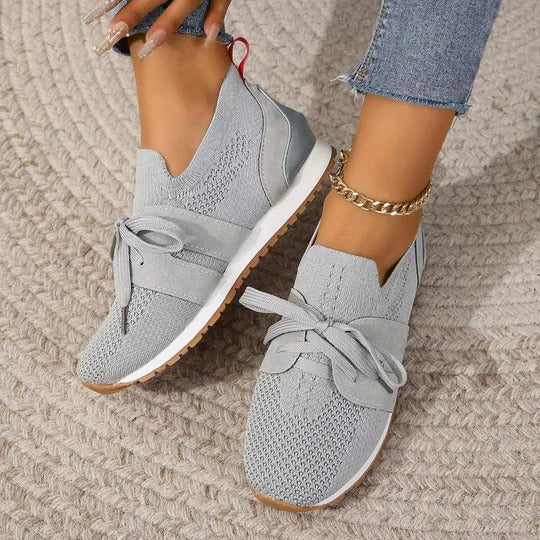 Comfort-Focused Low-Top Sneakers for Everyday Adventures