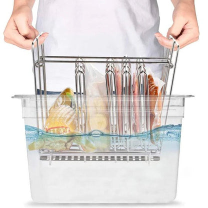 Precision Cooking Vessel with Secure Lid and Scale Indicators
