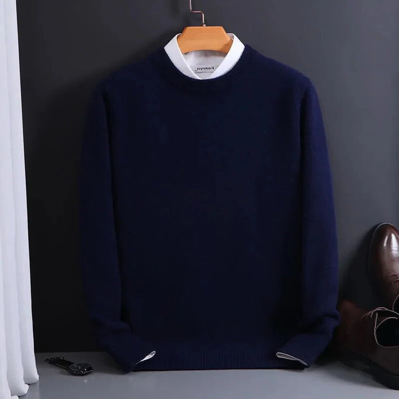 Luxurious Lightweight Sweater with Classic Crew Neck Design
