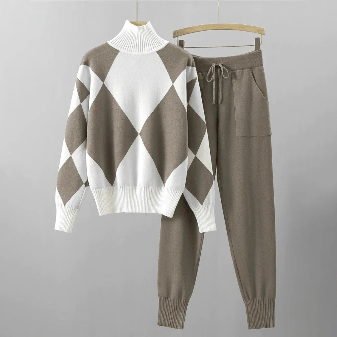 2-Piece Knit Tracksuit for Women - Warm Sweater and Pants Set in Beige, Red, Blue, Black, Sizes S to 2XL