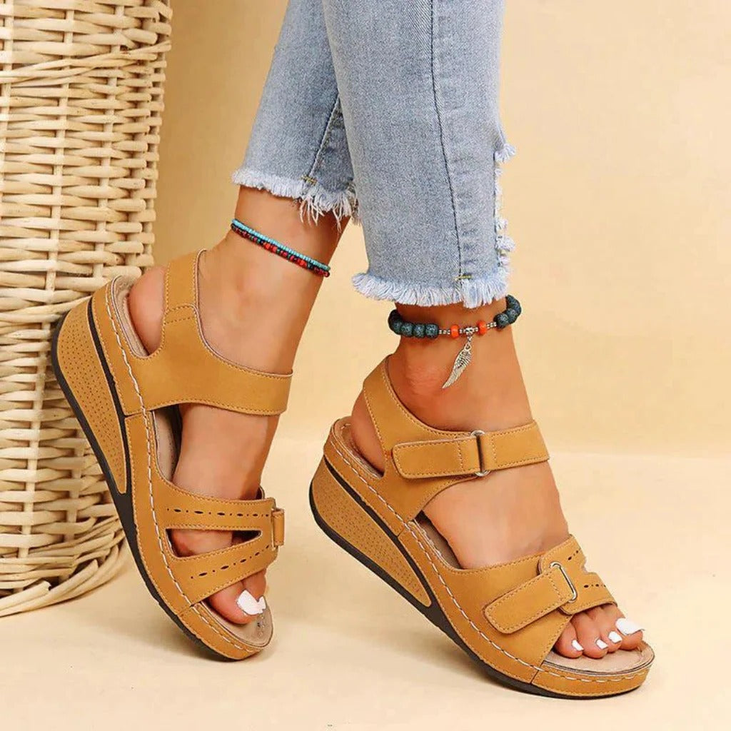 Ladies' Relaxed Sandals with Arch Support and Flexible Fit