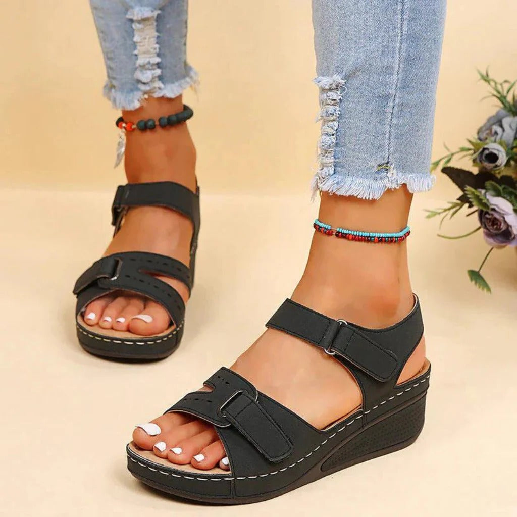 Ladies' Relaxed Sandals with Arch Support and Flexible Fit