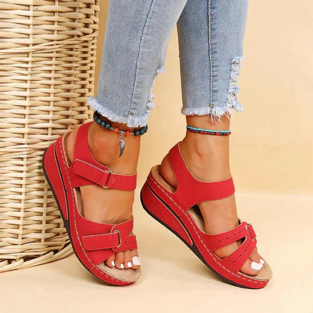 Ladies' Relaxed Sandals with Arch Support and Flexible Fit