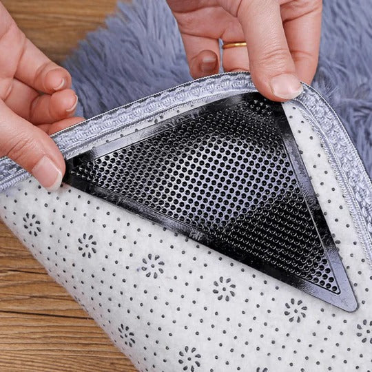 Secure Carpet Holders for Stable Rug Placement