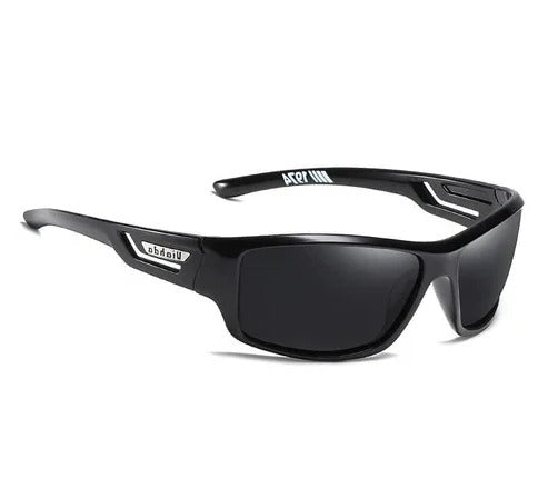 Dynamic Light-Adjusting Sunglasses for Everyday Adventures