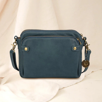 Elegant Leather Crossbody Bag with Versatile Straps and Card Holders