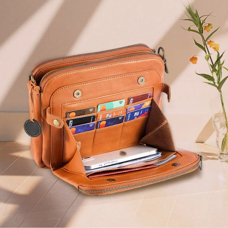 Elegant Leather Crossbody Bag with Versatile Straps and Card Holders
