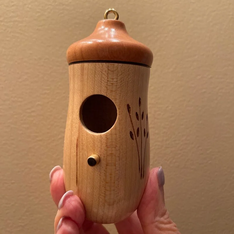 Charming Hummingbird Haven with Natural Wood Look
