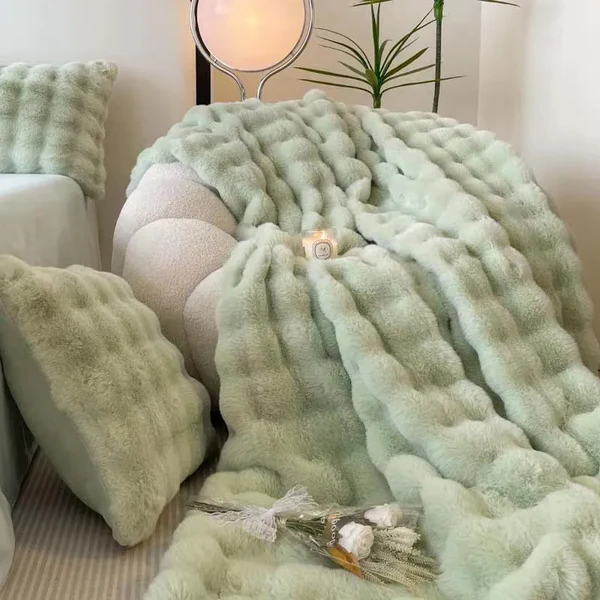 Soft Double-Lined Faux Fur Blanket for Couch – Fluffy Sofa Throw