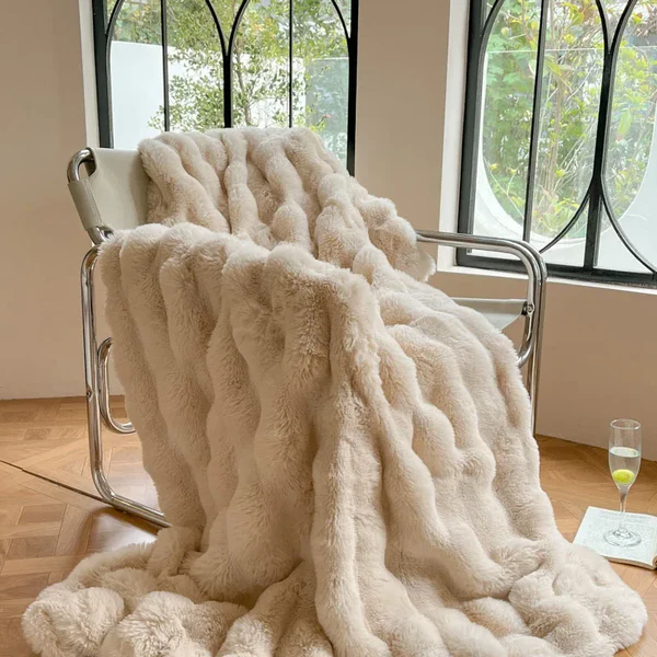 Soft Double-Lined Faux Fur Blanket for Couch – Fluffy Sofa Throw