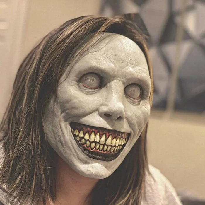 Chilling Grin Full Face Mask for Halloween Festivities